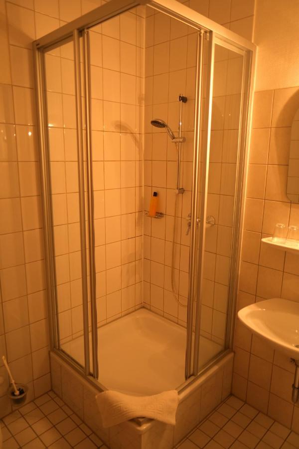 Hotel Zur Linde Salzgitter Eksteriør billede
